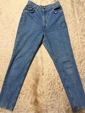 Vintage 631 Levi’s High-Waist Blue Denim Jeans 26x31 white tag